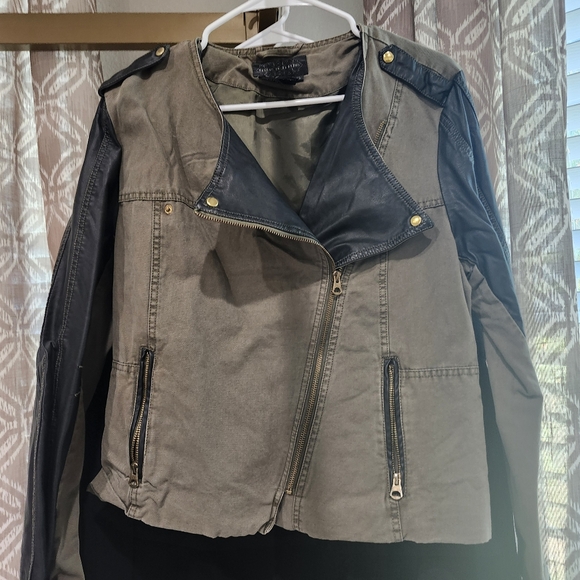 Jacket - Picture 4 of 8